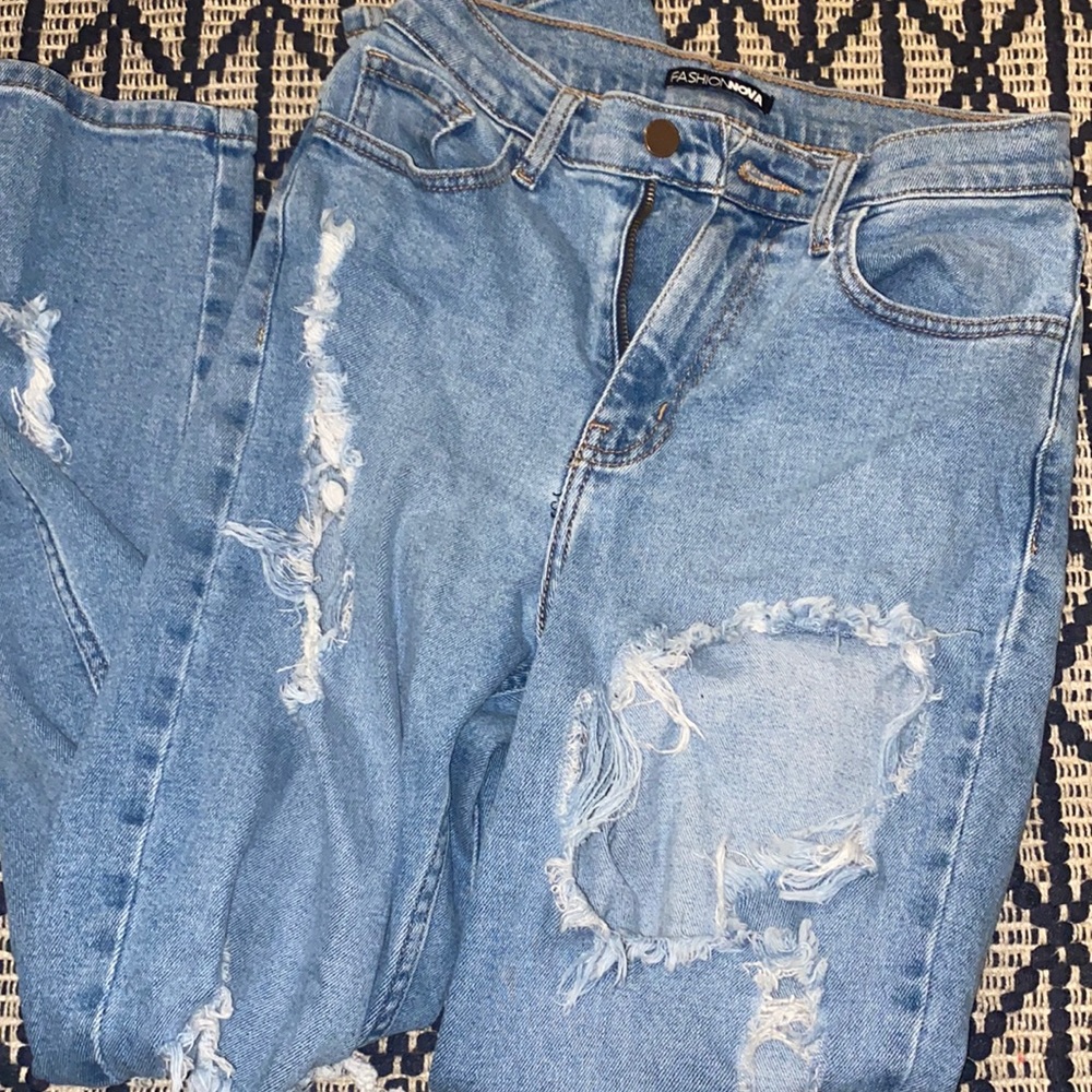 Fashion nova ripped jeans